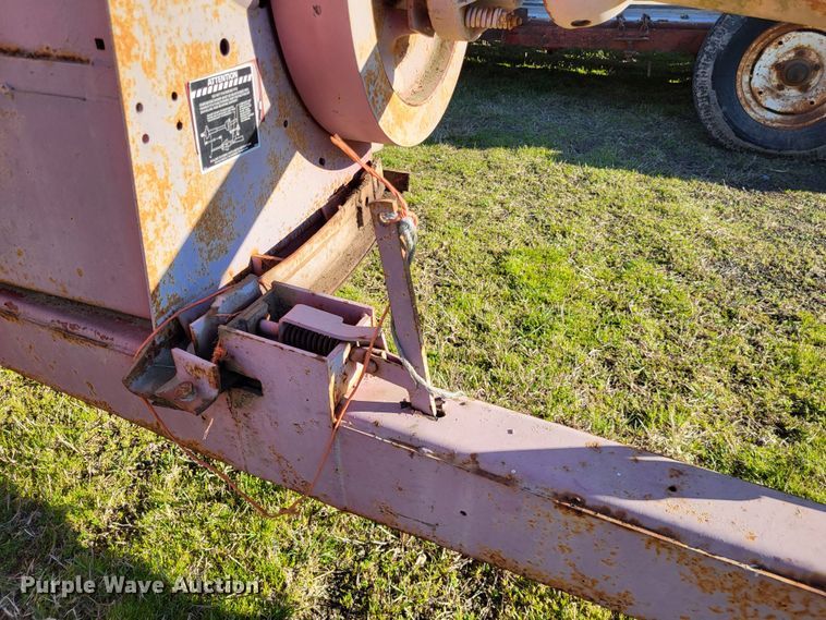 image for item DO3608 New Holland Hayliner 320  small square baler