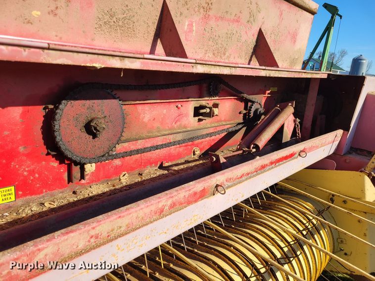 image for item DO3608 New Holland Hayliner 320  small square baler