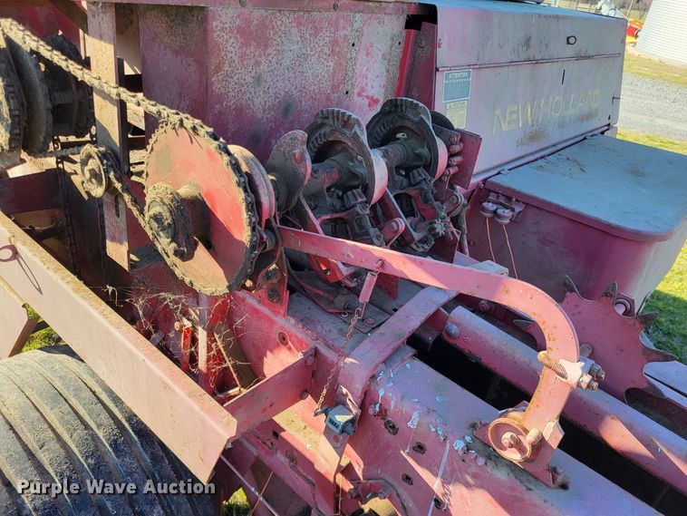 image for item DO3608 New Holland Hayliner 320  small square baler