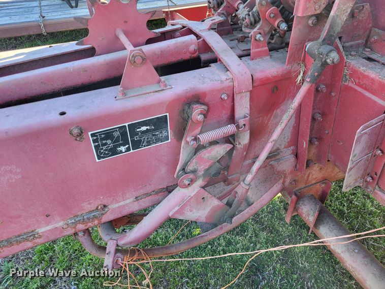 image for item DO3608 New Holland Hayliner 320  small square baler