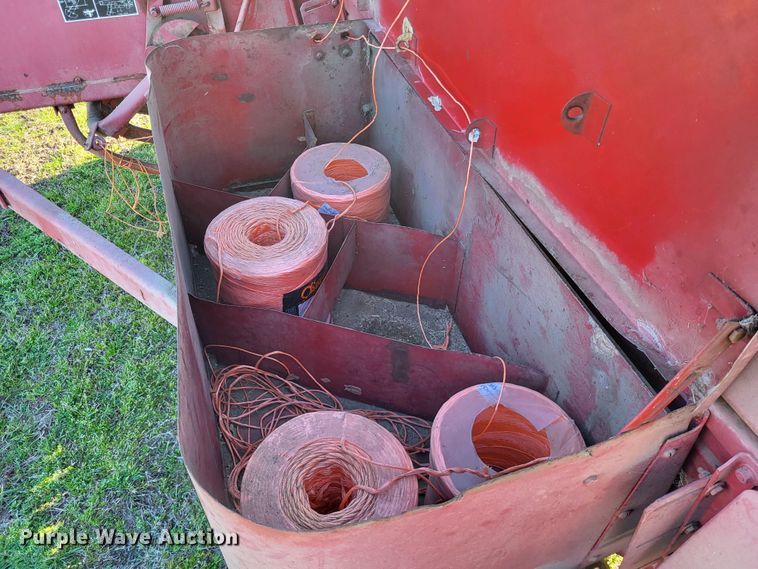 image for item DO3608 New Holland Hayliner 320  small square baler