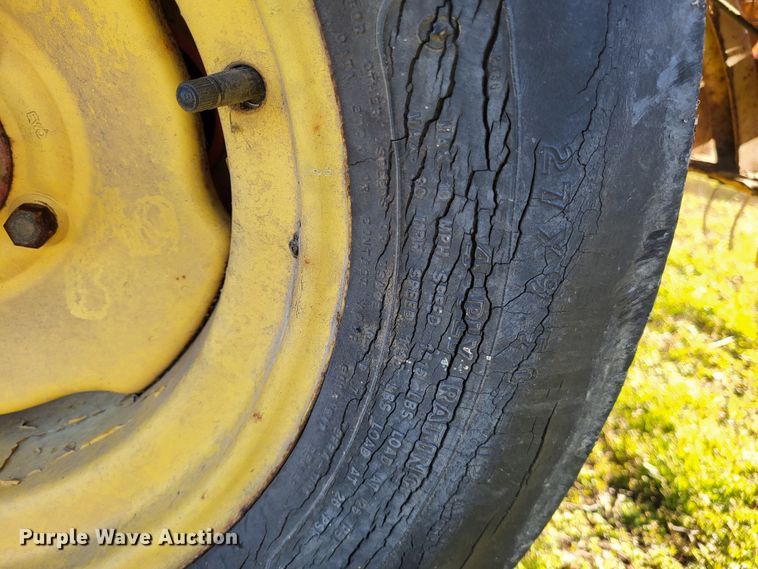 image for item DO3608 New Holland Hayliner 320  small square baler