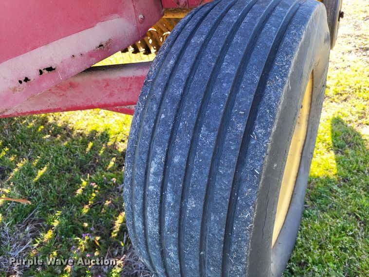 image for item DO3608 New Holland Hayliner 320  small square baler