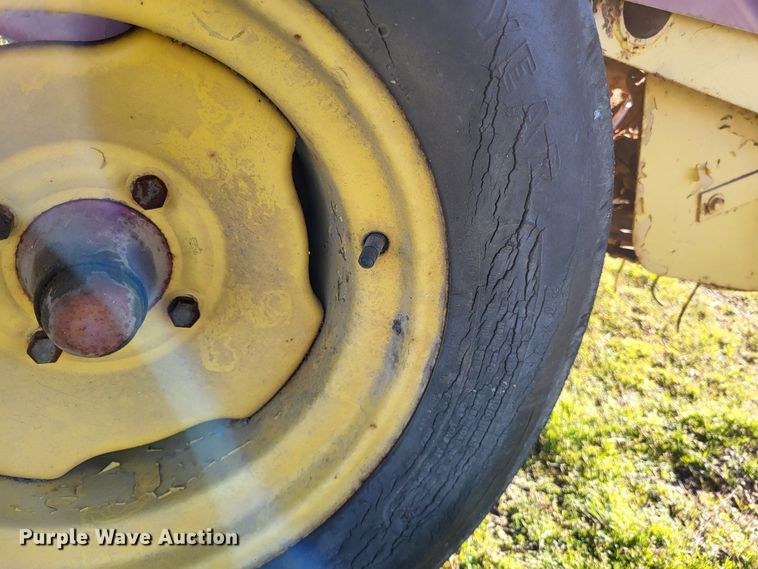 image for item DO3608 New Holland Hayliner 320  small square baler