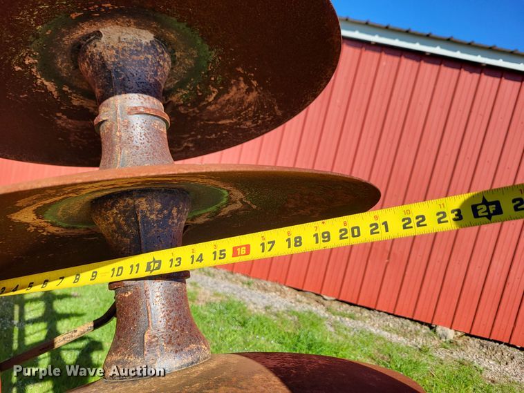 image for item DO3614 Case IH 3950  tandem disk