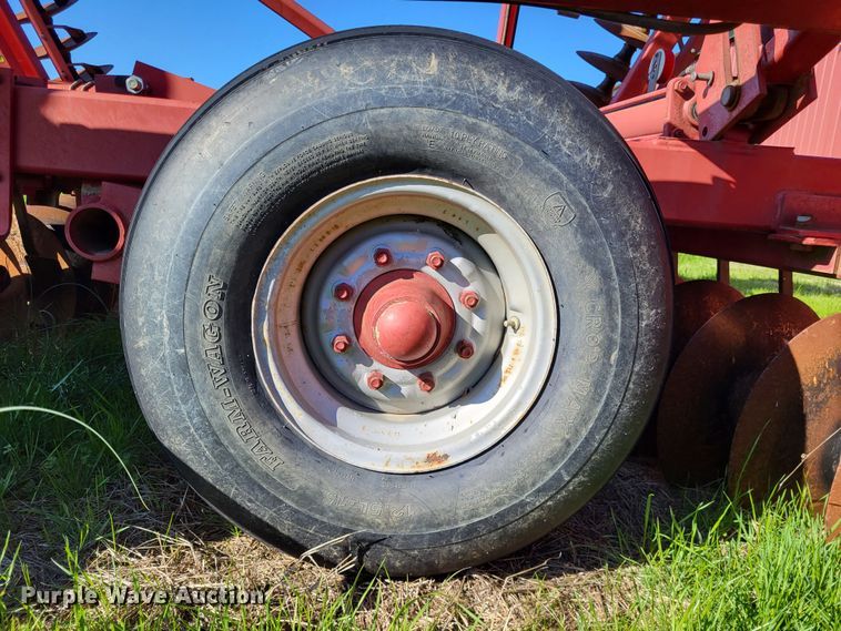 image for item DO3614 Case IH 3950  tandem disk