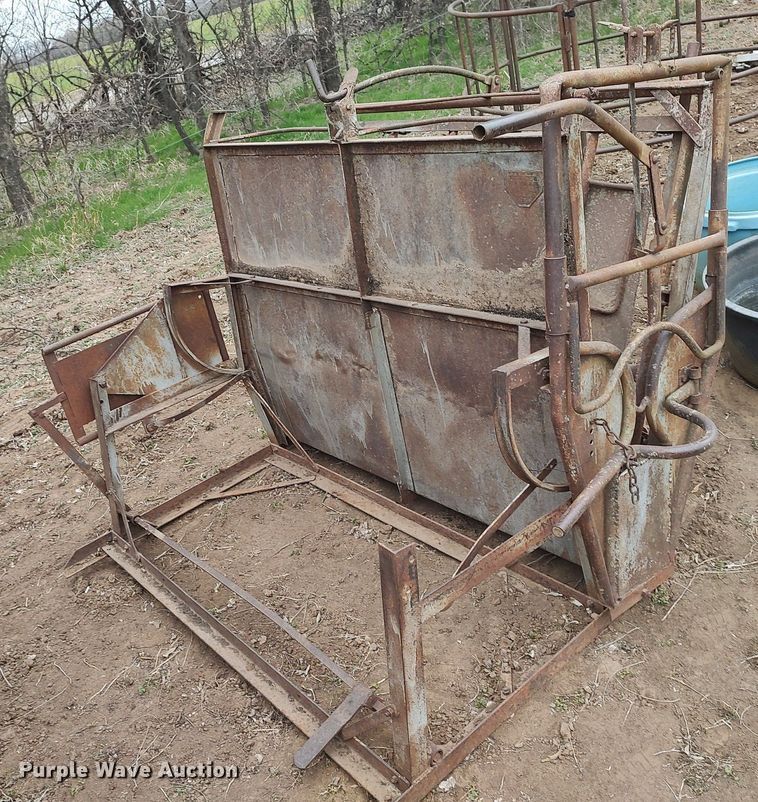 image for item DO3916 Livestock equipment