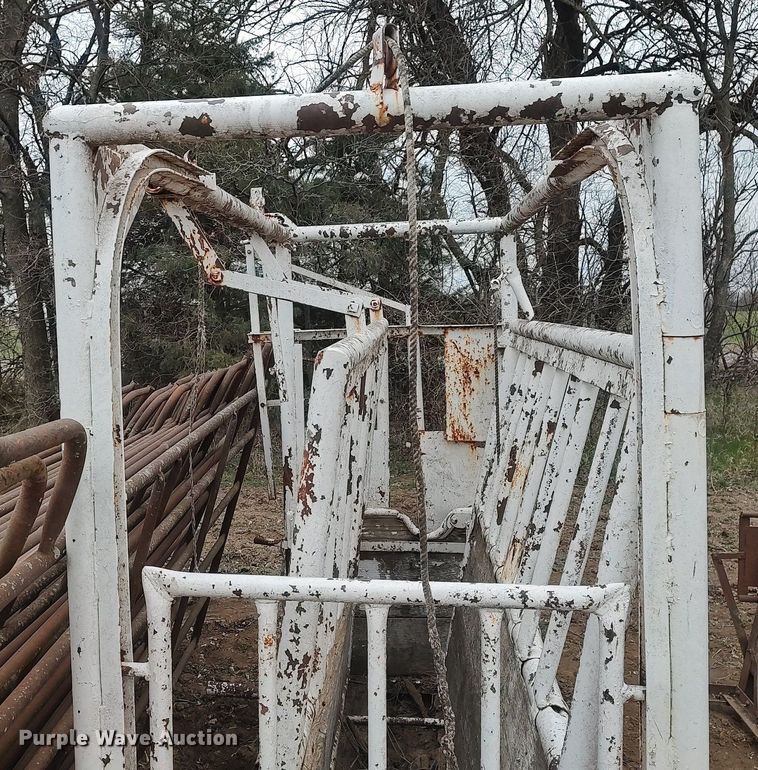 image for item DO3916 Livestock equipment