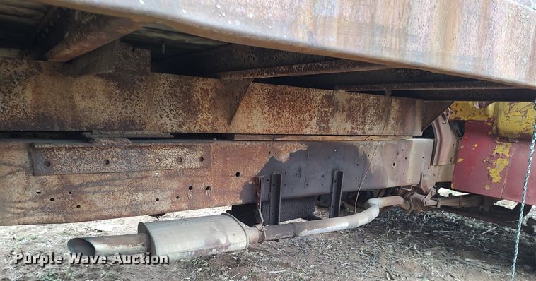 image for item DO3919 1961 Ford C600  grain truck