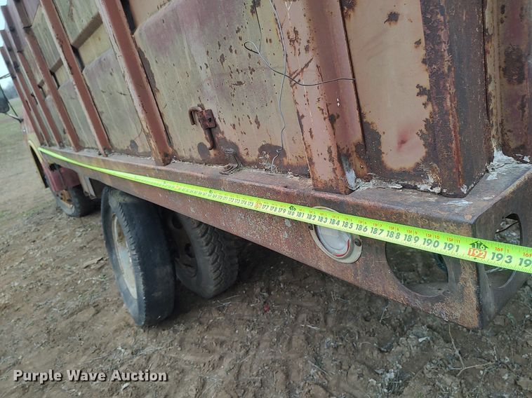 image for item DO3919 1961 Ford C600  grain truck