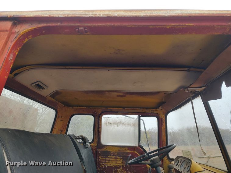 image for item DO3919 1961 Ford C600  grain truck