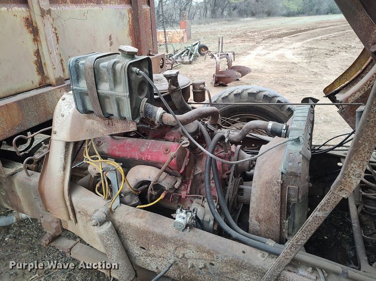 image for item DO3919 1961 Ford C600  grain truck