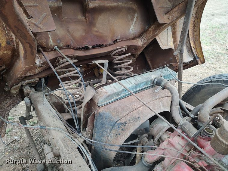 image for item DO3919 1961 Ford C600  grain truck