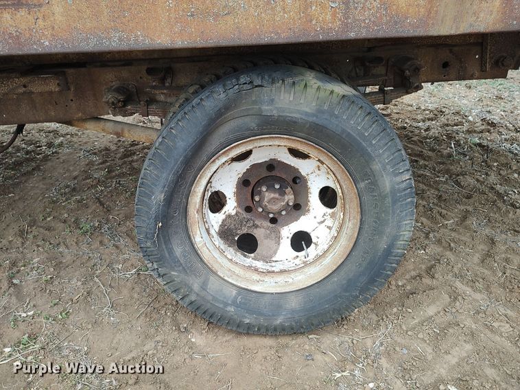 image for item DO3919 1961 Ford C600  grain truck