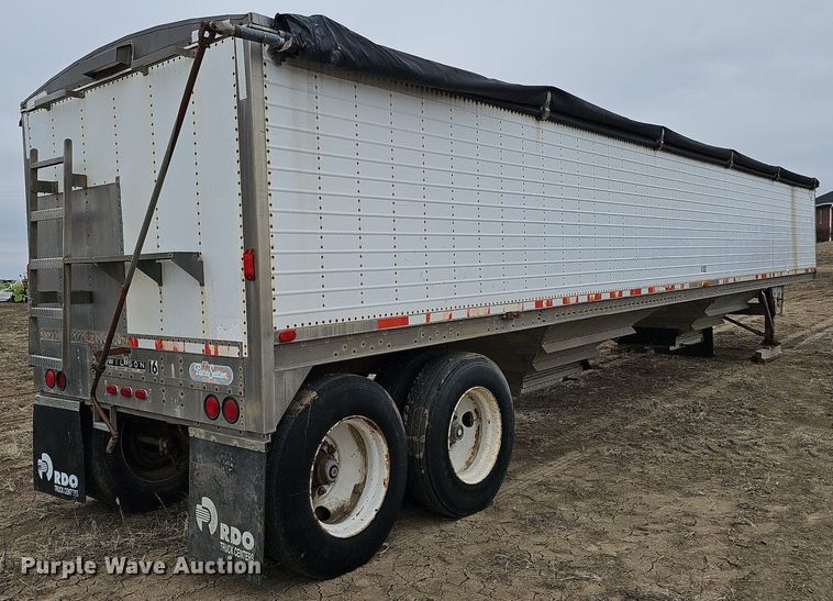 image for item DO4233 1992 Wilson PaceSetter  grain trailer