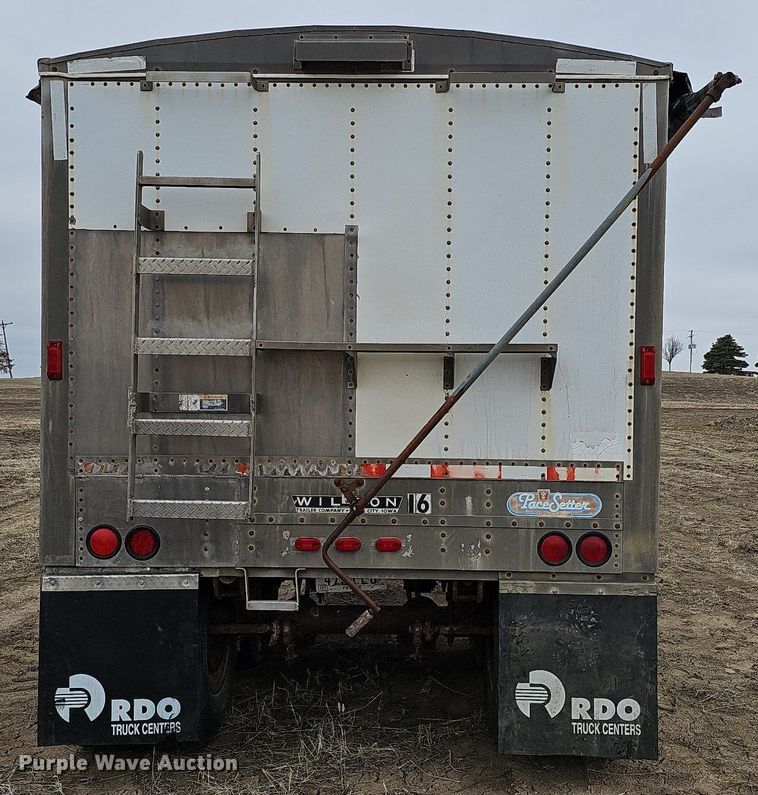 image for item DO4233 1992 Wilson PaceSetter  grain trailer