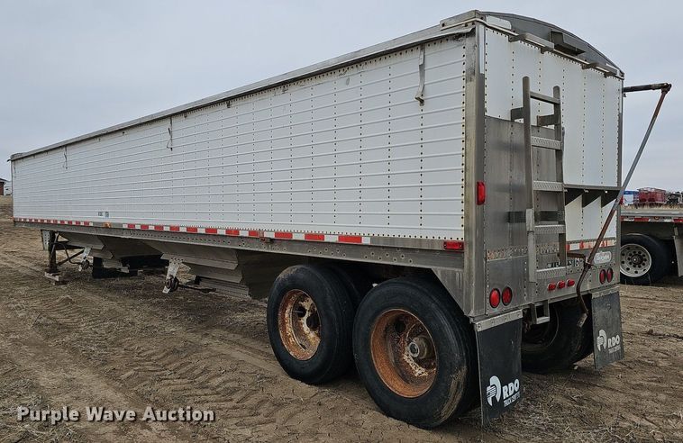 image for item DO4233 1992 Wilson PaceSetter  grain trailer