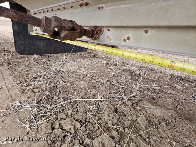 image for item DO4233 1992 Wilson PaceSetter  grain trailer