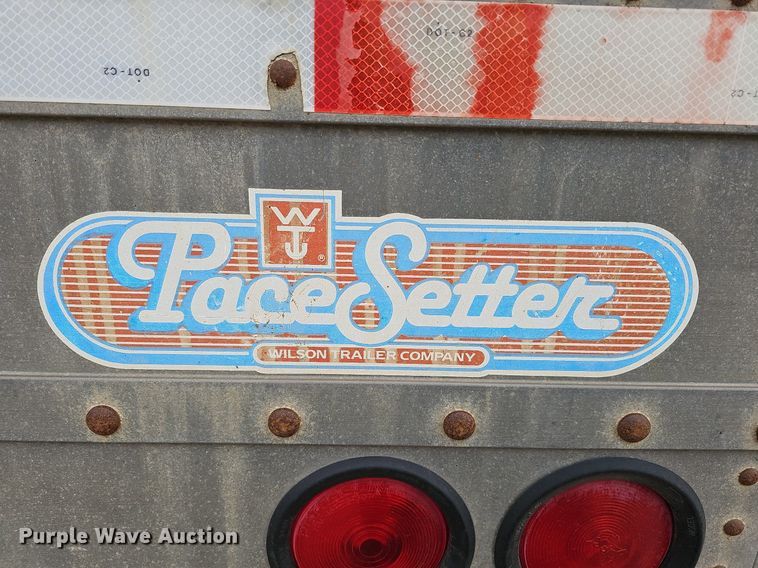 image for item DO4233 1992 Wilson PaceSetter  grain trailer