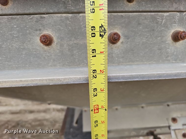 image for item DO4233 1992 Wilson PaceSetter  grain trailer