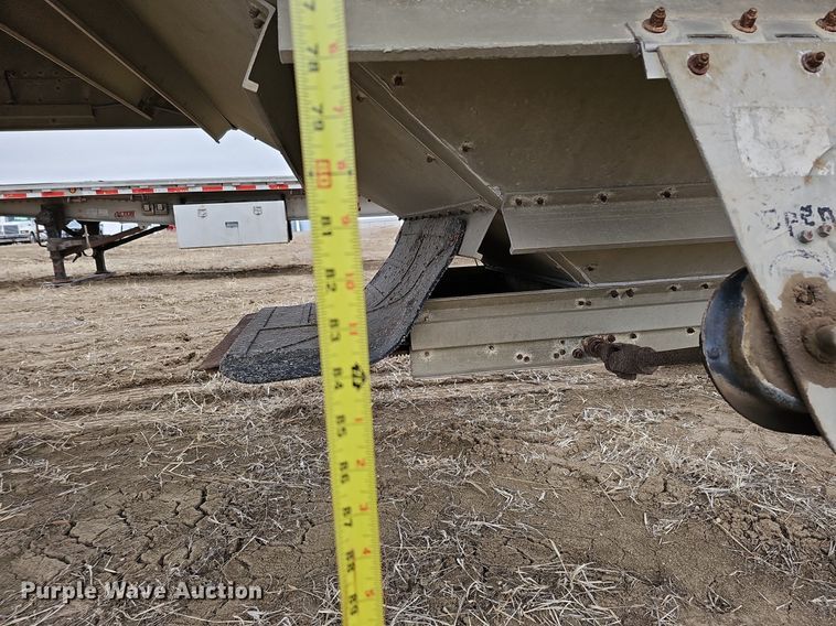 image for item DO4233 1992 Wilson PaceSetter  grain trailer