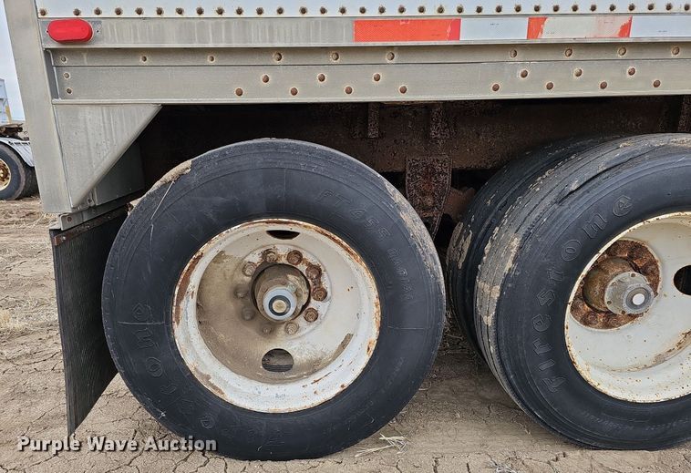 image for item DO4233 1992 Wilson PaceSetter  grain trailer