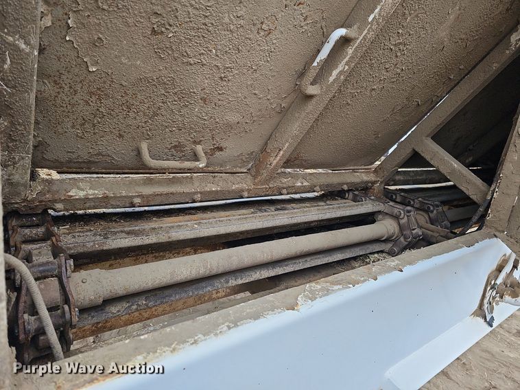 image for item DO4235 2014 MAS Trailers  silage trailer