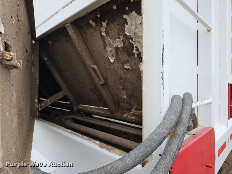 image for item DO4235 2014 MAS Trailers  silage trailer