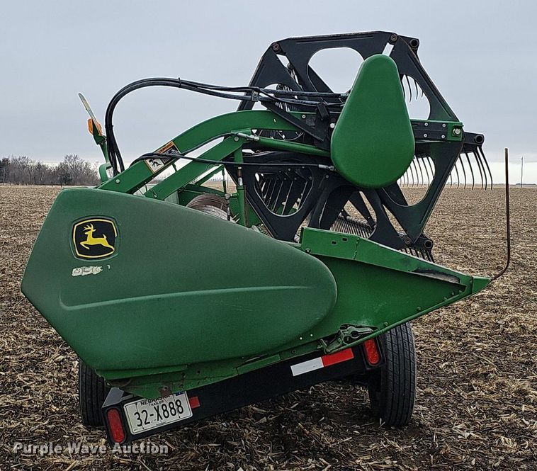 image for item DO4237 John Deere 630R  rigid head