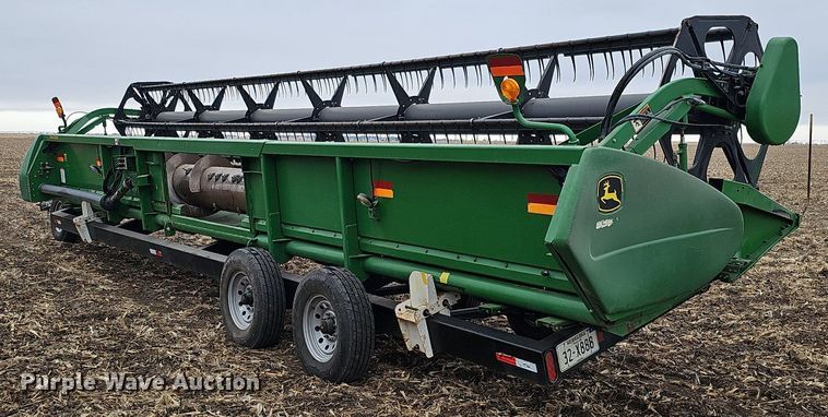 image for item DO4237 John Deere 630R  rigid head