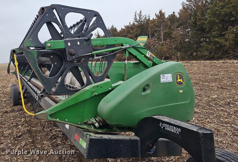 image for item DO4237 John Deere 630R  rigid head