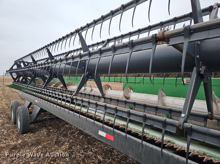 image for item DO4237 John Deere 630R  rigid head