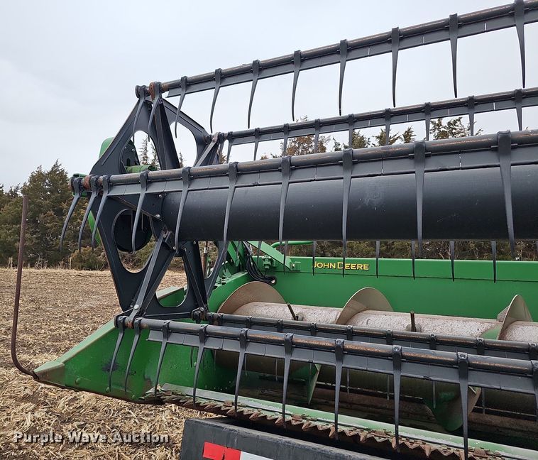 image for item DO4237 John Deere 630R  rigid head