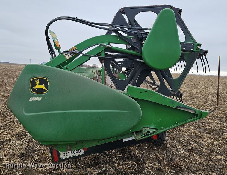 image for item DO4237 John Deere 630R  rigid head