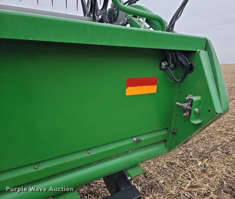 image for item DO4237 John Deere 630R  rigid head