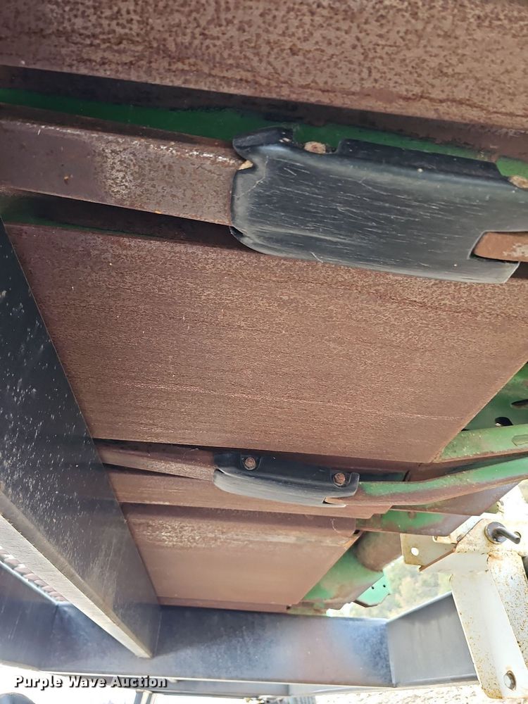 image for item DO4237 John Deere 630R  rigid head