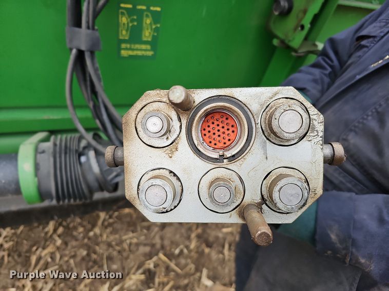 image for item DO4237 John Deere 630R  rigid head