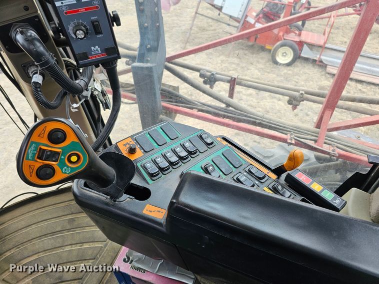 image for item DO4238 2005 Case IH  Patriot SPX4410 sprayer