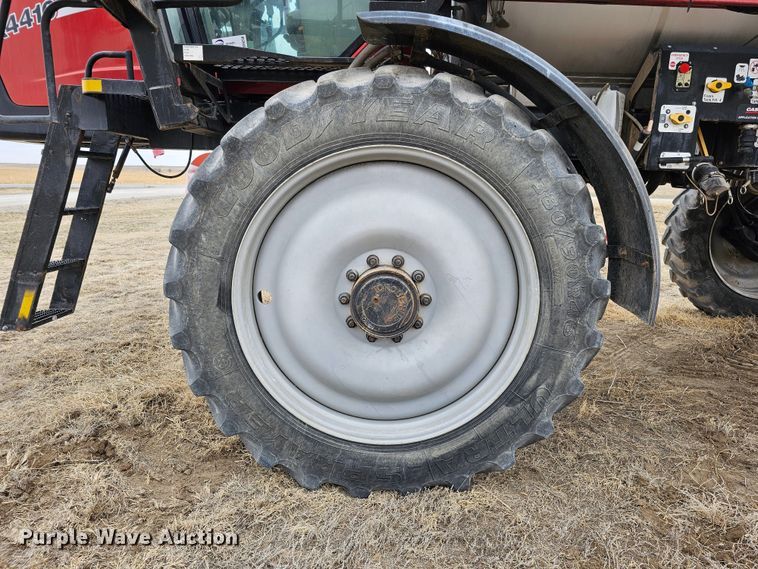 image for item DO4238 2005 Case IH  Patriot SPX4410 sprayer