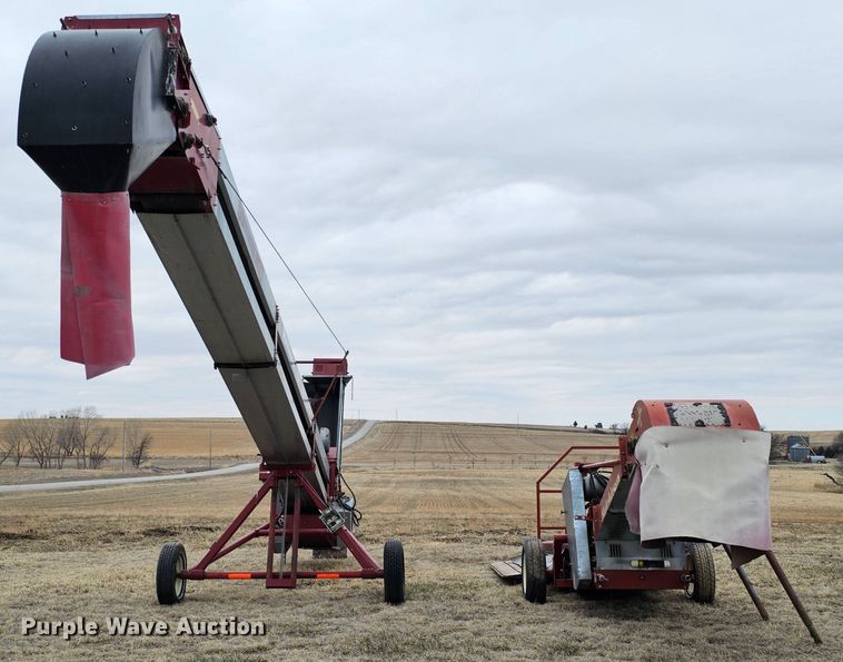 image for item DO4239 Hutchinson Squeeze Belt  conveyor