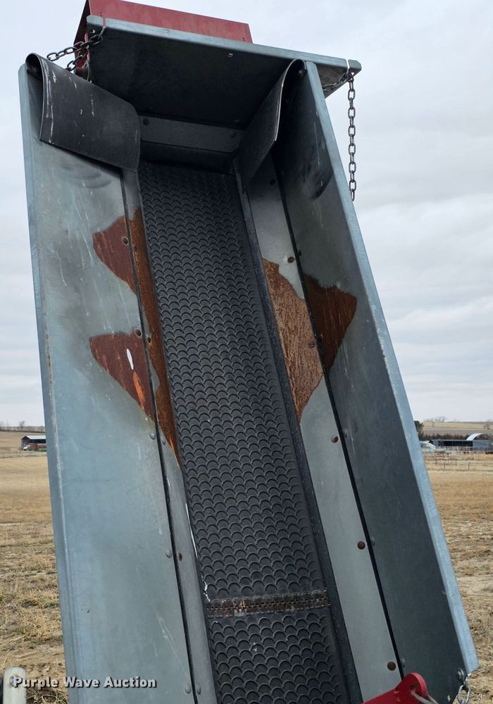 image for item DO4239 Hutchinson Squeeze Belt  conveyor