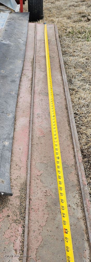 image for item DO4239 Hutchinson Squeeze Belt  conveyor