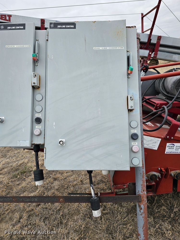 image for item DO4239 Hutchinson Squeeze Belt  conveyor