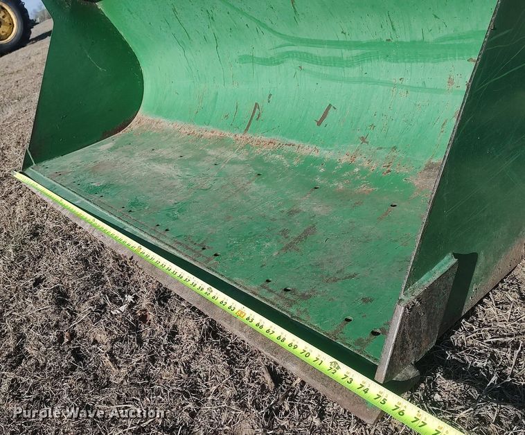 image for item DQ0337 1994 John Deere 7400  tractor