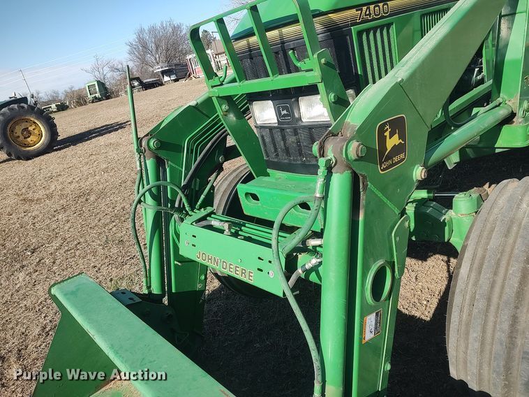 image for item DQ0337 1994 John Deere 7400  tractor