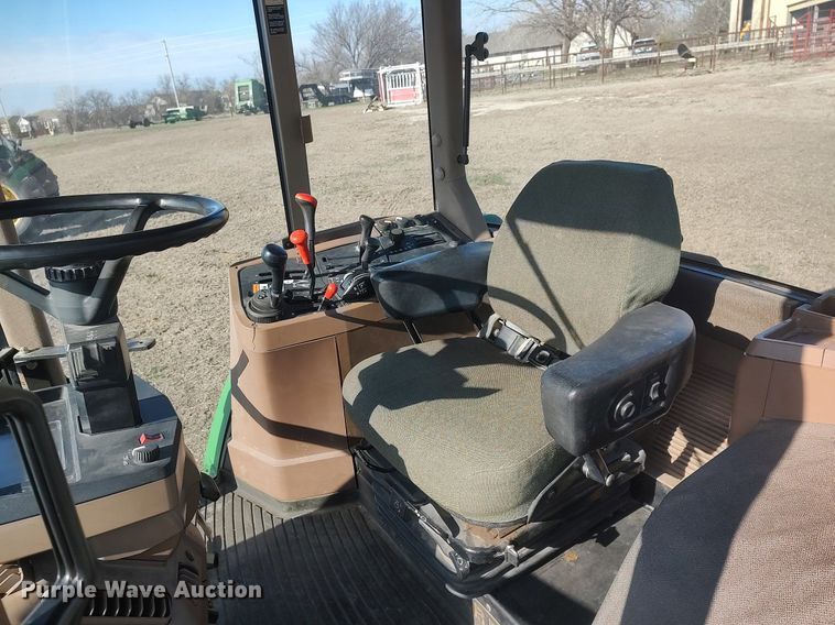 image for item DQ0337 1994 John Deere 7400  tractor