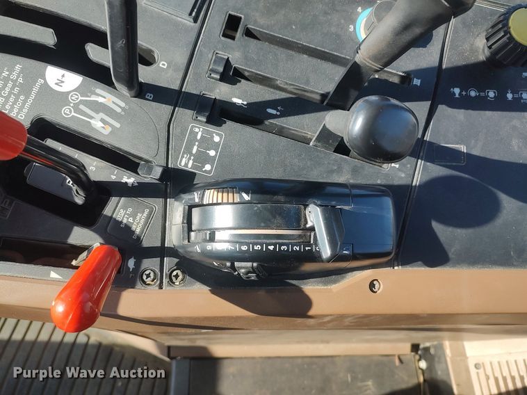 image for item DQ0337 1994 John Deere 7400  tractor