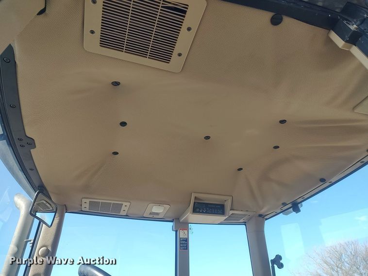 image for item DQ0337 1994 John Deere 7400  tractor