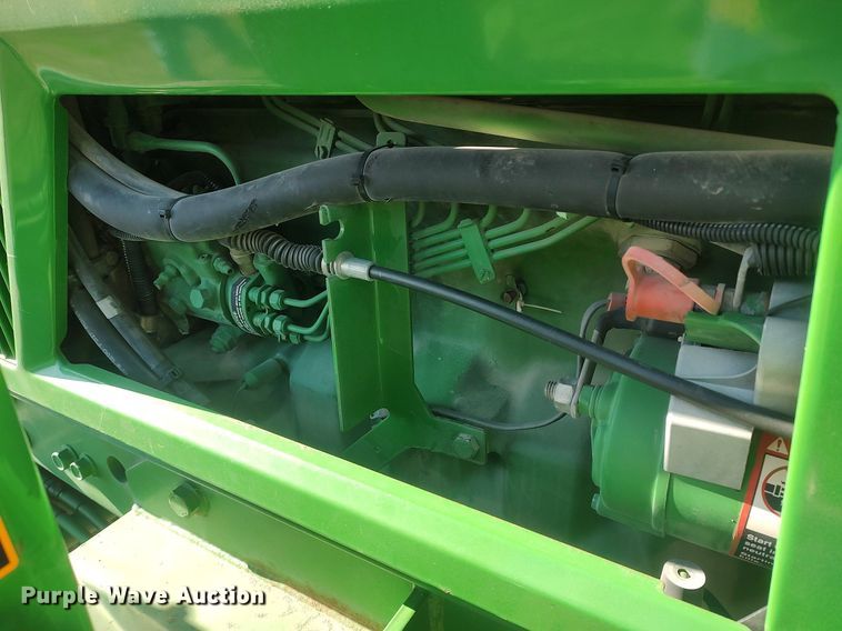 image for item DQ0337 1994 John Deere 7400  tractor