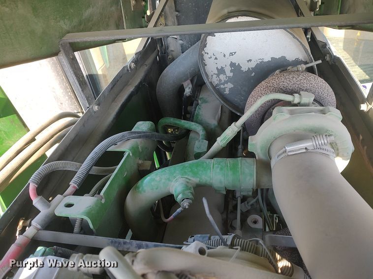 image for item DQ0337 1994 John Deere 7400  tractor